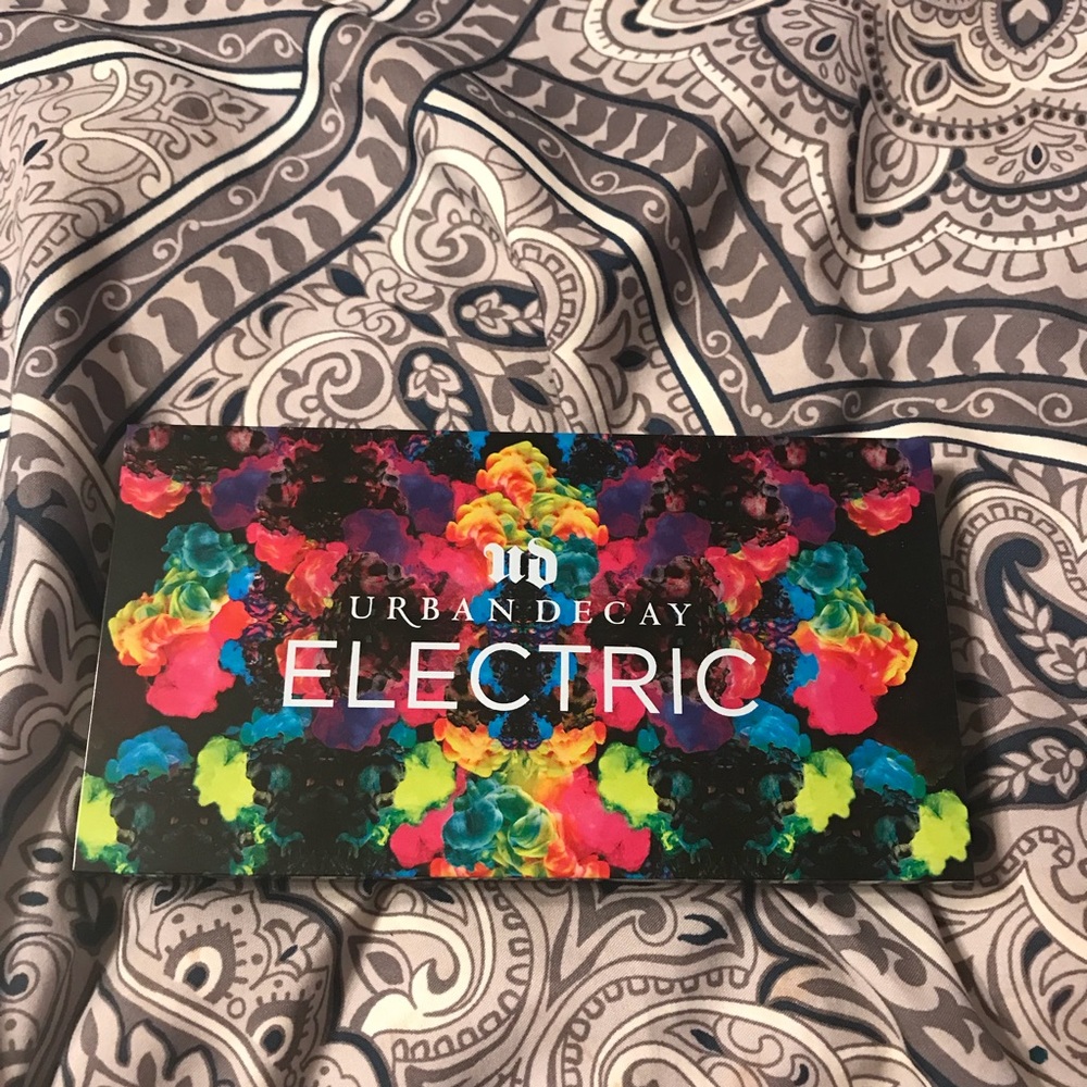 Urban decay electric makeup palet